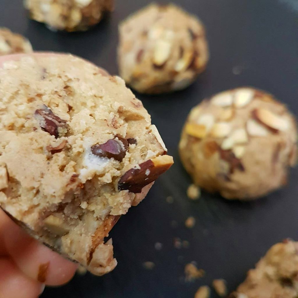 Cookie Dough Bites (sugar-free!)